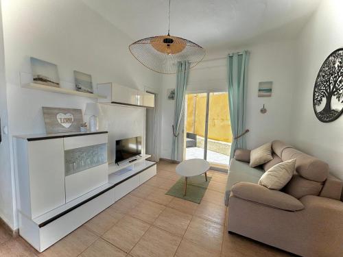 Apartamento Mar Menor - Beachfront apartment with large patio - Licence No VVMU2814-1 in Los Urrutias