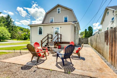 Charming Family Home Walk to Downtown Bellefonte! in Bellefonte, USA