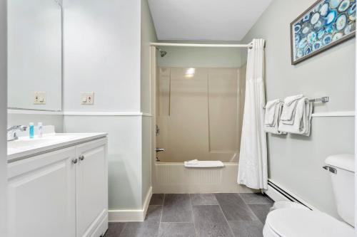 The Lighthouse Inn & Suites The Lighthouse Inn & Suites