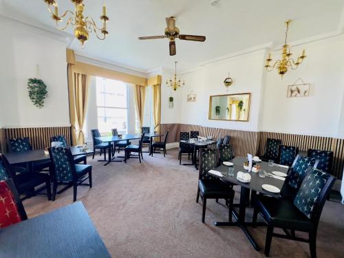 Four Oaks Hotel 3