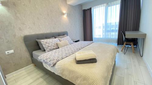 1 queen bed, 1 sofa bed
