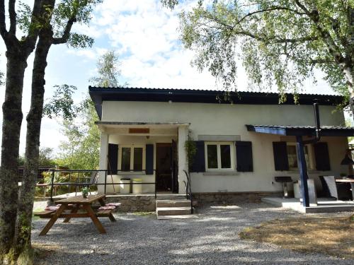Holiday home with terrace gîte à louer Moulins-Engilbert