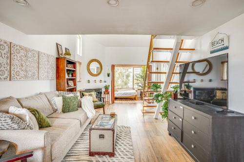 Huntington Beach Condo, Walk to Harbour and Beaches! in Huntington Beach, USA