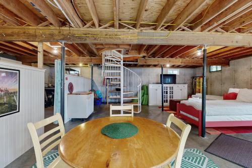 South Pond Escape in Thomaston (ME)