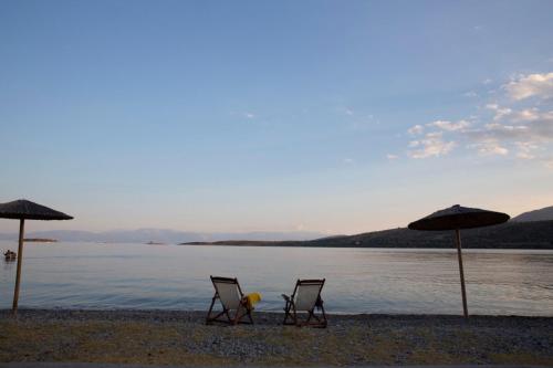 Nerissa Seafront apartment in 이타