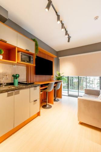 Apartamentos completos ao lado do metrô, Vila Madalena, São Paulo