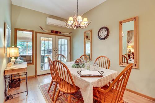 Lake Harmony Townhome - 1 Mi Big Boulder Ski Area! - image 12