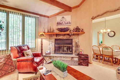 Lake Harmony Townhome - 1 Mi Big Boulder Ski Area! - image 3