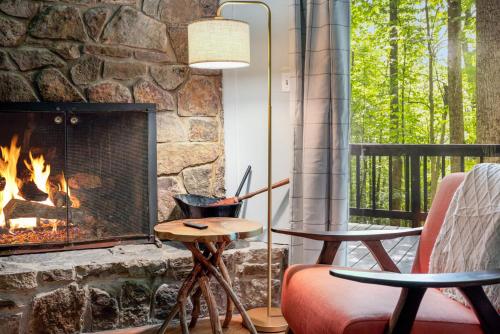 Cabin w Hot Tub, WiFi, Deck, Grill & Dog-Friendly! in Berkeley Springs, USA