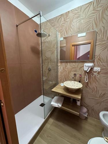 B&B Elegance Room Type - Deluxe Quadruple Room