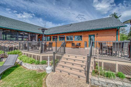 Lena's Northern Pines Resort - 레스토랑