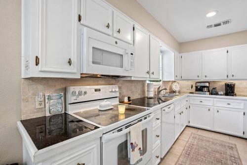 Lake LBJ Pet Friendly Home in Marble Falls, USA