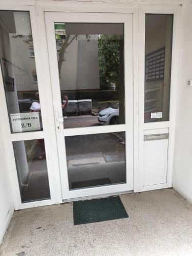 Hegin Ajtosi Apartman in Uranvaros