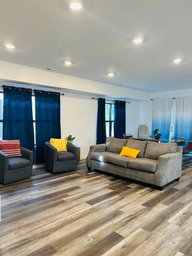4 bedrooms, 4 beds