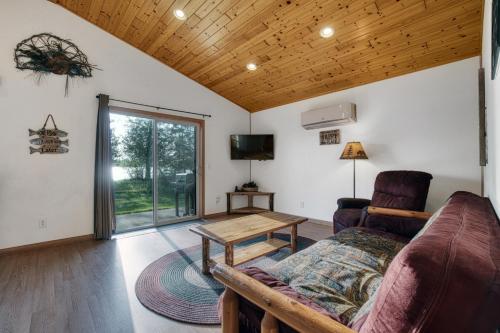 Lena's Northern Pines Resort