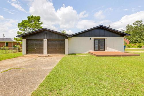 Inviting Jacksonville Home Less Than Half Mi to University in Jacksonville, USA