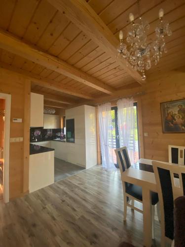 Domek u Weroniki w Stawiszy in Ropki