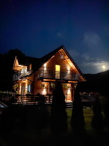 Domek u Weroniki w Stawiszy in Ropki