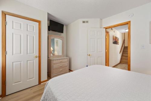 Four-Bedroom Holiday Home image 10