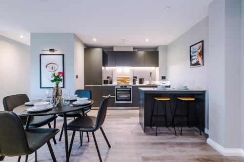 Premium 3 Bed Apartment City Centre - Free Parking, Leeds