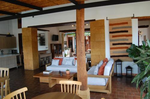 583168342 Santa Sofia Casa Boutique