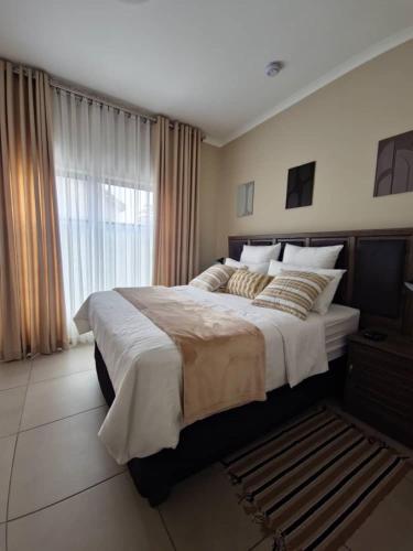 Dolphin Leap Unit 6 in Rand Rifles