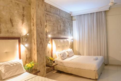 2 queen beds
