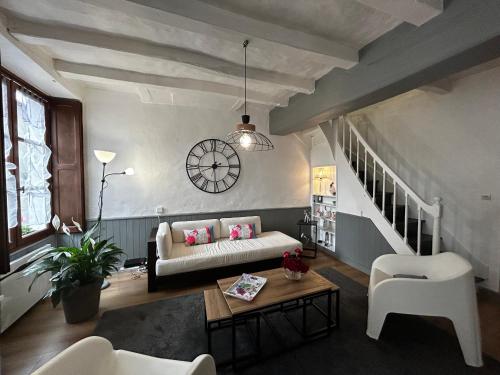 Maison de charme à Barrou, proche La Roche-Posay, cour, lave-linge, lave-vaisselle, WIFI, animaux OK - FR-1-541-110 gîte à louer Les Vigeants