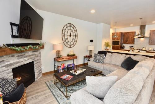 Silverpine Gem - Downtown - Walk to shops, restaurants, Payette Lake - WiFi, McCall