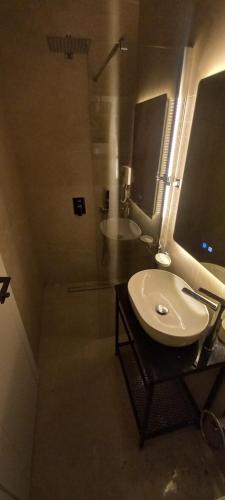 Double Room with Garden View image 3