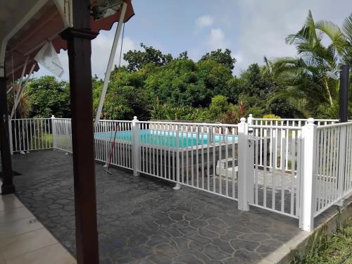 . Villa élégante à Capesterre-Belle-Eau avec piscine privée