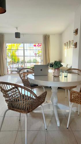 CASA DEL MAR - Cozy Beach House - Tap to explore photos