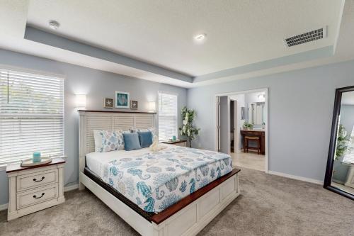 Coastal Treasure in Lighthouse Point, USA