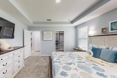 Coastal Treasure in Lighthouse Point, USA