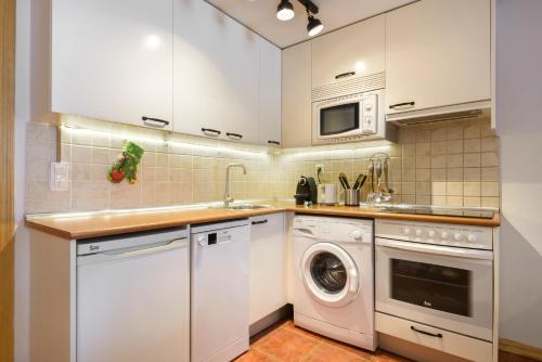 Konyha, Amplio apartamento de montaña con terraza y WiFi (Amplio apartamento de montana con terraza y WiFi) in Aisa