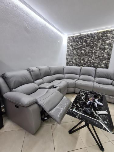 2 bedrooms, 3 beds