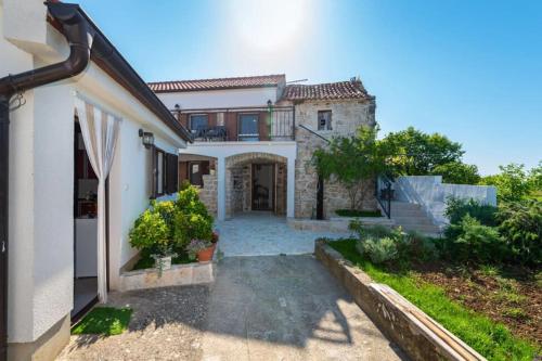Viesnīcas āriene, Holiday Home with jacuzzi - by TA Leut Agency in Slivnica