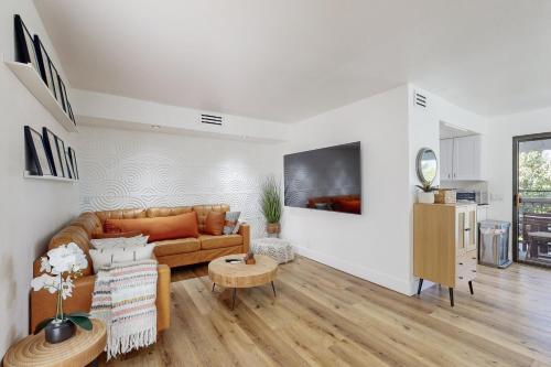 Palm Canyon Villas B8 Permit #68424 in Palm Springs, USA