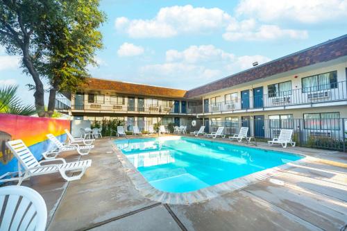 景觀, Motel 6 Del Rio, TX in 德爾里奧