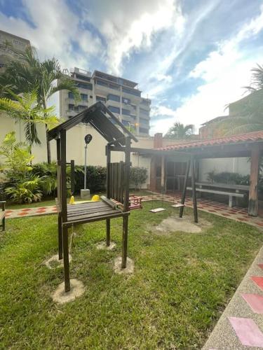 Apartamento en alquiler en la guaira con piscina in Macuto