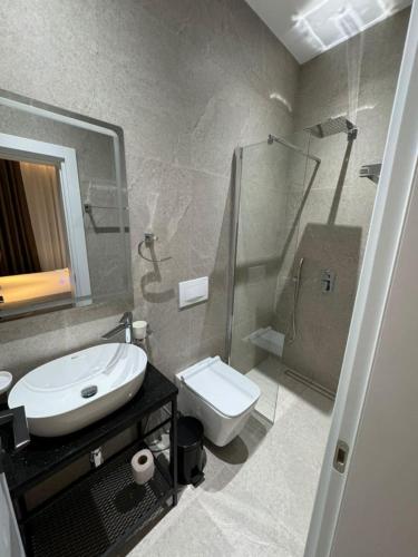Double Room with Private Bathroom image 2