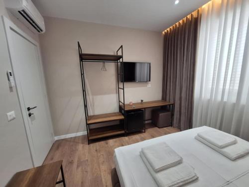 Double Room with Private Bathroom image 3