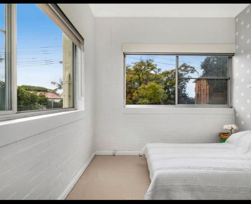 Sunlit apartment in Kurraba point 10 min from cbd - main image