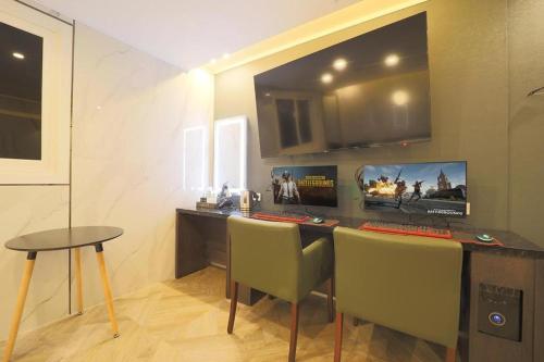room detail thumbnail 1