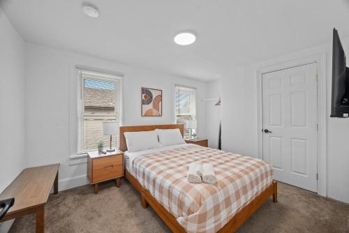 Slick&Spacious 2 Bdr Apt Natrona Hts in Natrona Heights, USA