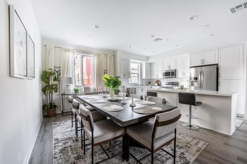 Brand New Stunning 4BR Townhome in Lemon Grove, USA