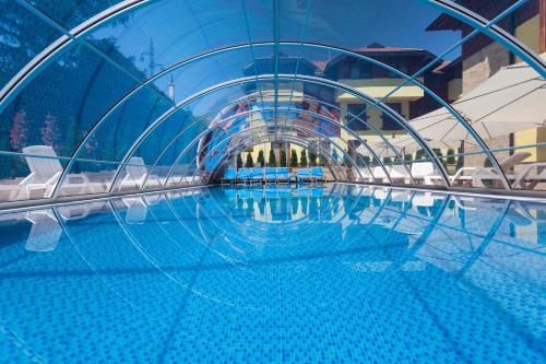 Úszómedence, Vila Barovic and Spa in Golija