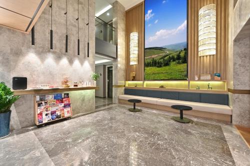 Lobby, Jingli  Hotel (Beijing Heshenghui Dajiaoting Subway Station Branch) in Happy Valley