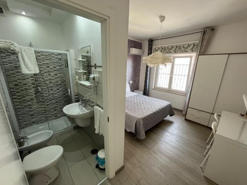 F.Rooms Napoli, Naples (photo 9)