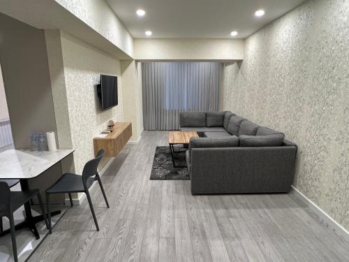 Chorsu Apartment 1 - Tap to explore photos